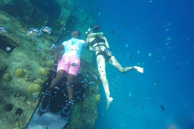 2 Hours Turtle Feeding, Shipwreck & Reef Snorkeling Tour Barbados - Crew service makes a real difference