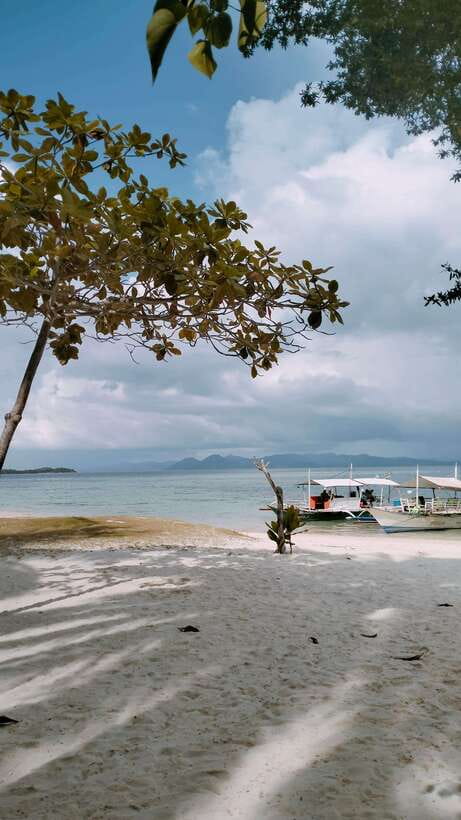 3DAYS AND 2NIGHTS SNORKEL ISLANDS HOPPING EXPEDITION - The boat and the safety question