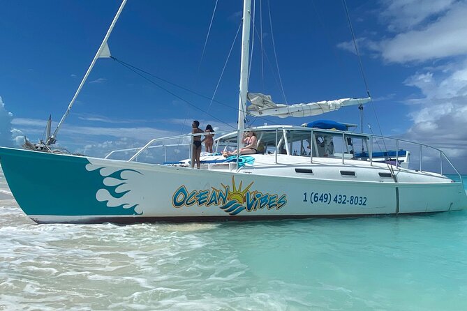 4-Hour Catamaran Sail and Snorkel Tour from Grace Bay - Half Moon Bay and the option of Little Water Cay