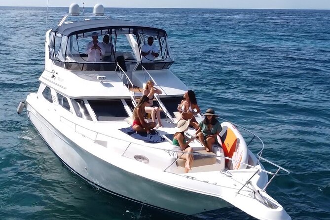 4 hours snorkel & beach tour - Private Yacht 47 ft - Who gets the best value from this charter?