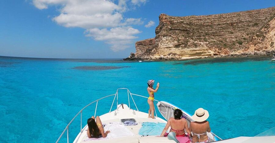 5 hours Lampedusa: Boat Tour with panino SUP e snorkeling - Tabaccara Bay When the Wind Allows