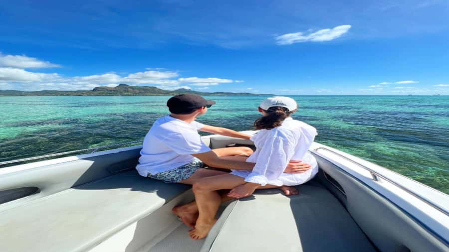 5 Islands Speedboat w/Snorkeling Sea Turtle + Lunch & Drinks - Ile aux Aigrettes and the open bar