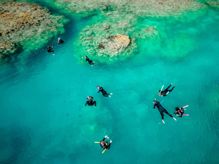 Airlie Beach: 2-Day Whitsunday Islands Sailing Snorkel Tour - Sailing fast across the Whitsundays