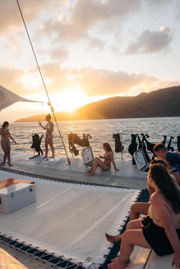 Airlie Beach: 2-Day Whitsunday Islands Sailing Snorkel Tour - Whitehaven Beach and Hill Inlet before the crowds