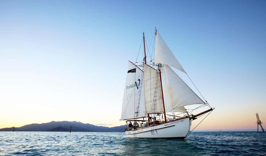 Airlie Beach: Providence Whitehaven Day Sail with Snorkeling - A slower way across the Whitsunday Passage