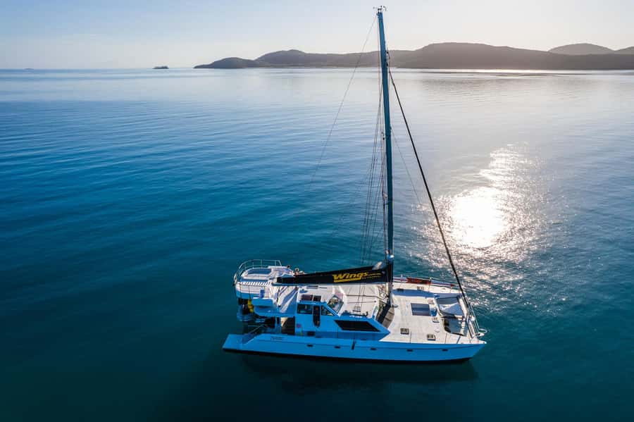 Airlie Beach: Whitsunday Islands Sailing, SUP & Snorkel Tour - Sailing toward Hook Island and Hayman Island