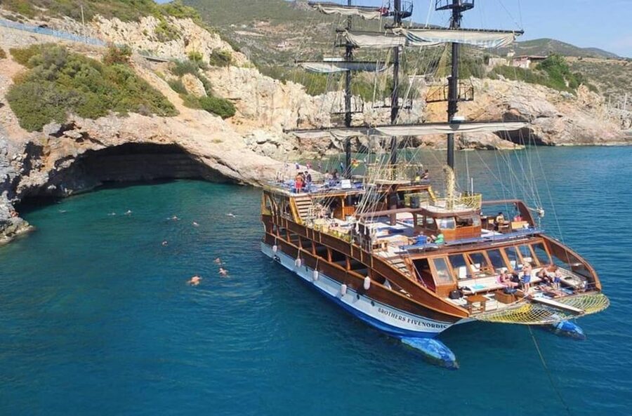 Alanya: Catamaran Boat Tour with Snorkeling with Lunch - Should you book the Brothers Five Catamaran?