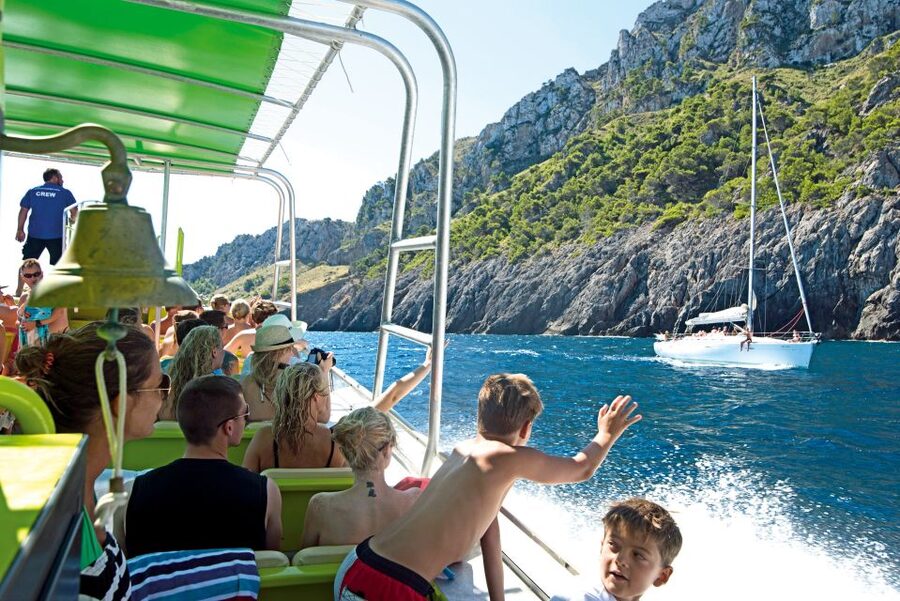 Alcudia: Caves & Coastline Boat Trip w/ Snorkelling - Swimming in clear coves and open sea