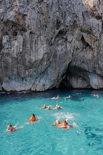 Alcudia: Pirate Cave, Parc Natural & Snorkel - Sailing along the north coast