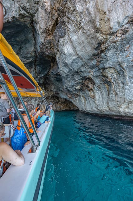 Alcudia: Pirate Cave, Parc Natural & Snorkel - From your hotel to Alcudia Bay