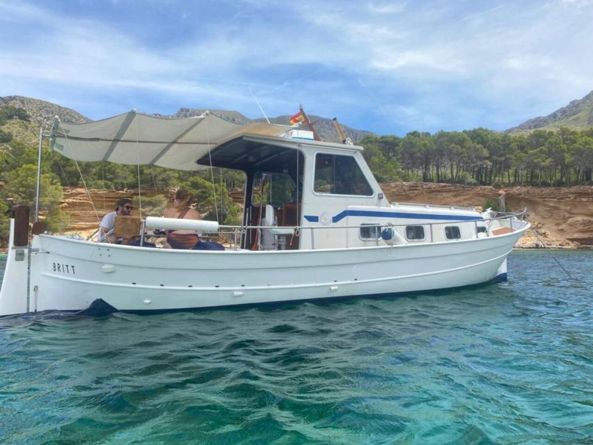 Alcudia: Traditional Wooden Boat Trip with Snorkeling - How the small group changes the experience