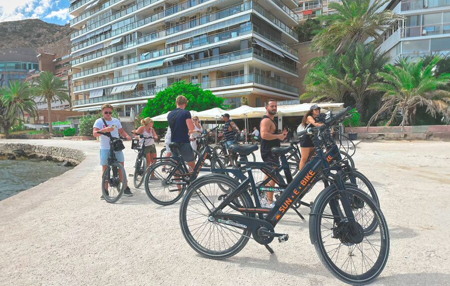 Alicante : E-Bike Coast Tour, Roman Fish Farm and Snorkeling - Getting into the water