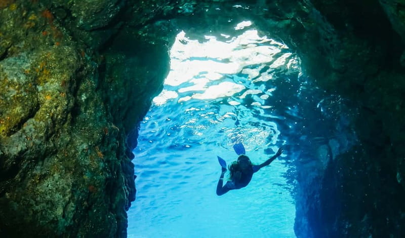 Amalfi Coast: Boat and Snorkeling Tour with Fruit & Drinks - Fruit, prosecco, and the easygoing part of the day