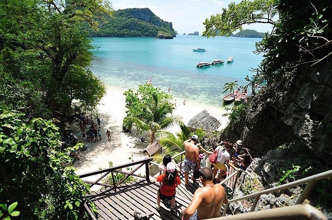 Angthong National Marine Park by Speed Boat with Snorkeling & Kayaking - How crowded and organized is the experience?
