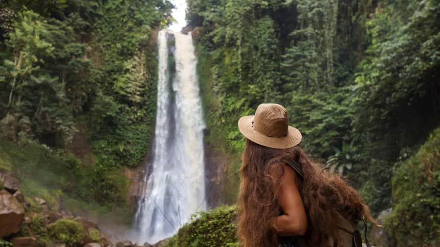 Bali/Lovina: Dolphin Snorkeling, Swimming & Waterfall Tour - Sunrise at Lovina starts before Bali wakes up