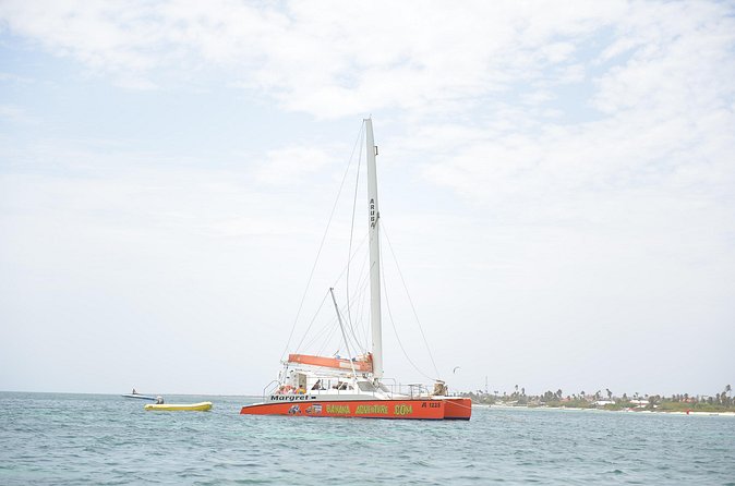 Banana Adventure Catamaran Shipwreck Snorkel and Turtle Swim - Group size and the chance of a nearly private trip