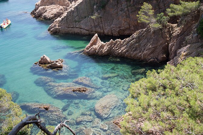 Barcelona: Costa Brava Easy Hike, Snorkel, Cliff-Jump & Meal - Meeting in Barcelona and riding north