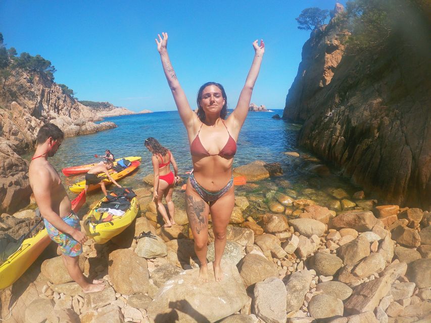 Barcelona: Costa Brava Kayaking & Snorkeling Tour with Lunch - Lunch, photos, and the practical comforts