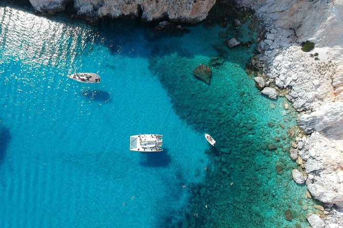 Best of Milos and Poliegos Catamaran snorkelling Cruise with BBQ - Food, drinks, and the feel aboard