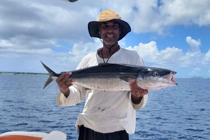 Big Game Fishing charter and Snorkeling trips Bonaire - Fishing for wahoo, tuna, and barracuda