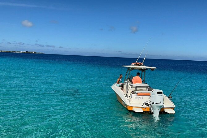 Big Game Fishing charter and Snorkeling trips Bonaire - Snorkeling and coastal views near Bonaire