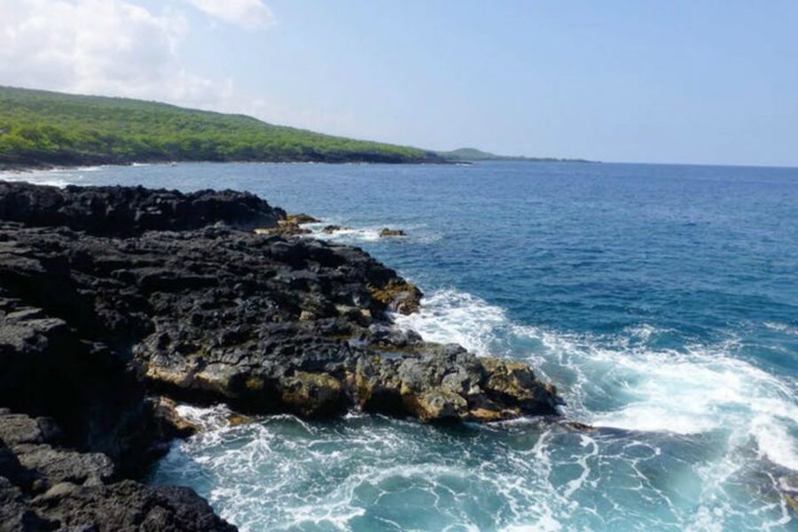 Big Island: Captain Cook Sightseeing & Snorkel Expedition - Captain Cook Monument and the story of the cove
