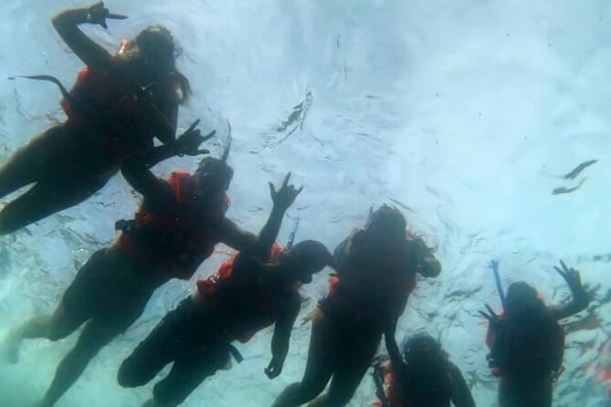 Boat and Snorkel Tour to 5 Islands of Los Arcos - Seeing all five islands by small boat