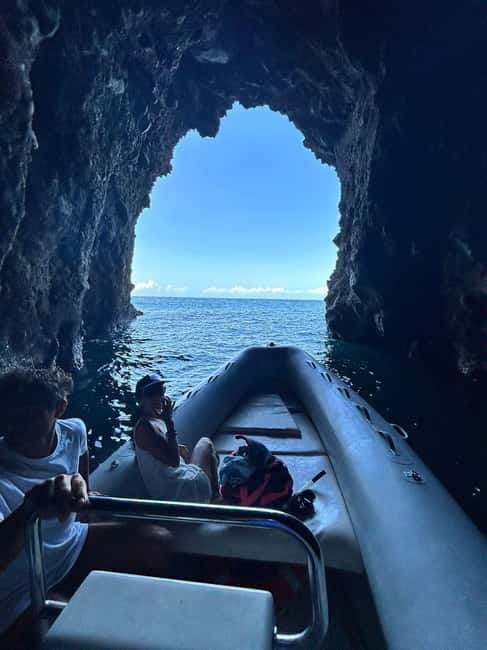 Boat Tour: Island hopping by dinghy with cave visits and snorkeling - Why the boat is the best way to see Ustica