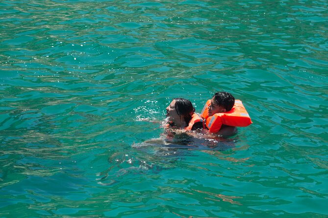 Boat Tour Snorkeling Tour with Guide, Drinks and Fruit - Key points at a glance