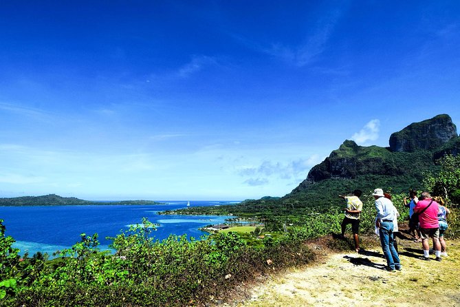 Bora Bora Combo Tour: Lagoon Cruise and 4WD Tour Including Snorkeling - Comfort, weather, and the rough-road warning