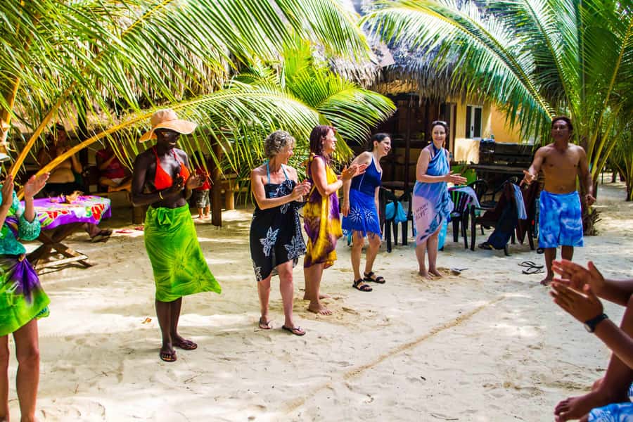Bora Bora: Full-Day Lagoon Snorkelling Tour - Coral gardens and the best snorkeling