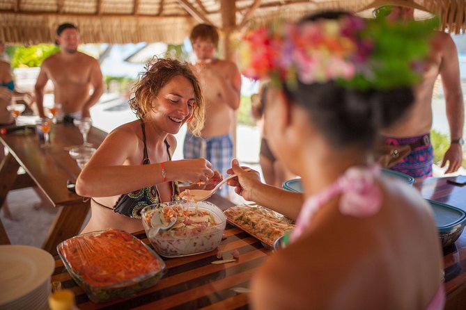 Bora Bora Snorkel Cruise by Polynesian Outrigger Canoe with BBQ Island Lunch - Manta rays and eagle rays require luck and timing