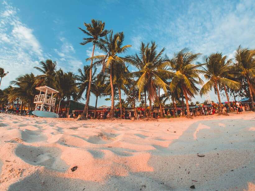 Boracay: Island and Beach-Hopping Boat Tour with Snorkeling - The real price is closer to PHP 1,750 if you add everything