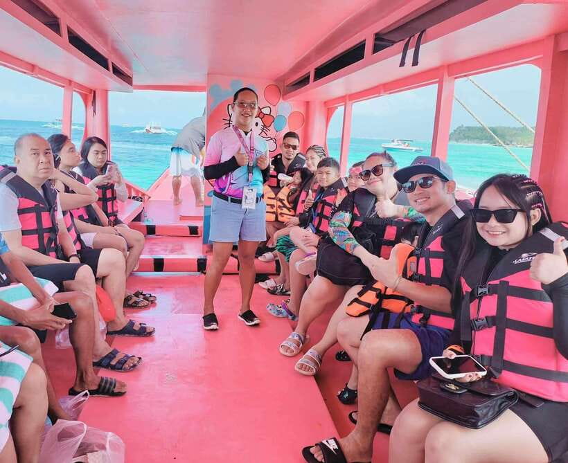 Boracay: Island Hopping with Snorkeling and Crystal Cove - Five details that shape the day