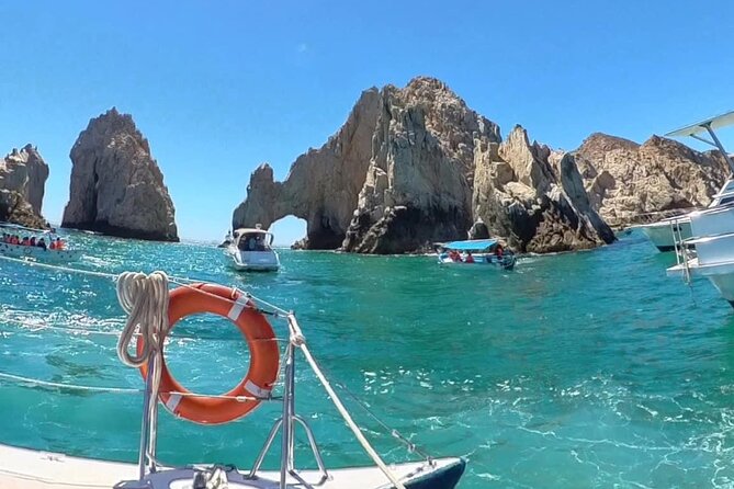 Cabo Blue Snorkeling Cruise, Open Bar and Lunch in Cabo San Lucas - Music changes the feel of the cruise