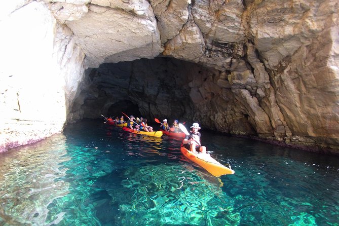 Cabo de Gata Active. Guided kayak and snorkel route through coves of the Natural Park - Who will enjoy this most