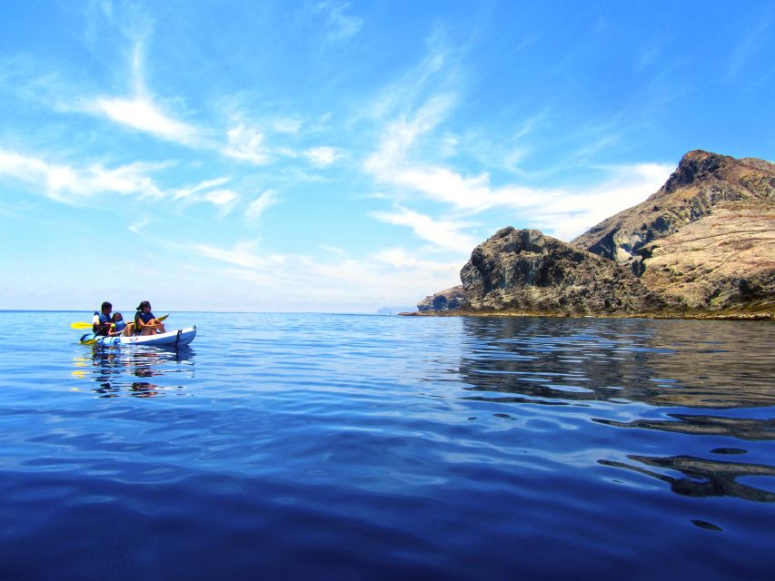 Cabo de Gata: Natural Park Kayaking and Snorkel Excursion - The final hour back along the coast