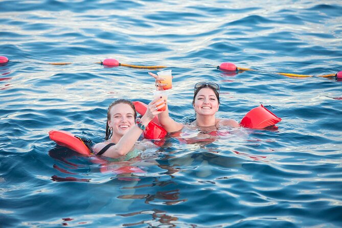 Cabo San Lucas Boat Tour with Snorkeling, Open Bar, and Lunch - The return ride: music, drinks, and lunch