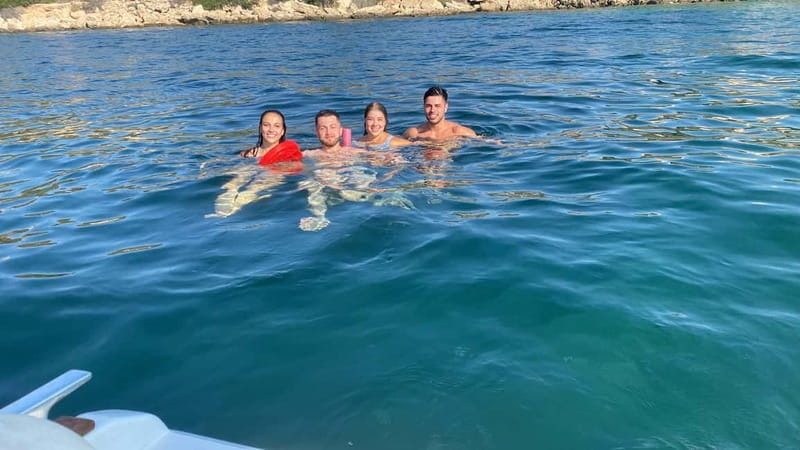 Cagliari: tour con 5 soste snorkeling e aperitivo - Is $60 a fair price for three hours?