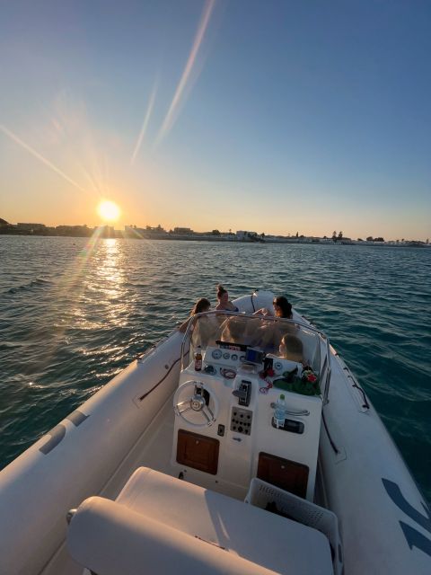 Cagliari: tour Sunset snorkeling con aperitivo - Poetto Beach at sunset