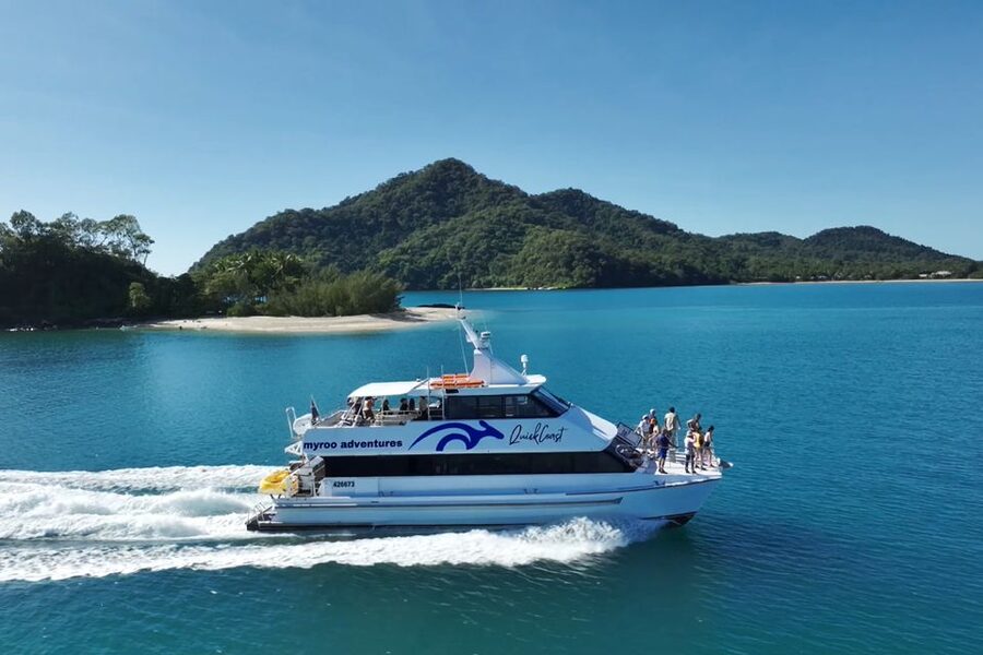 Cairns: Outer Great Barrier Reef & Dunk Island Small Group - Dunk Island gives the day a needed land break