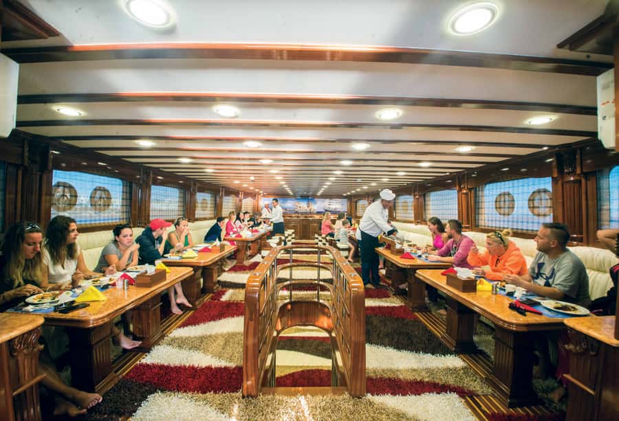 Cairo: Luxury Snorkeling Cruise & lunch with optional pickup - Jabal el Sakka and the two snorkeling stops