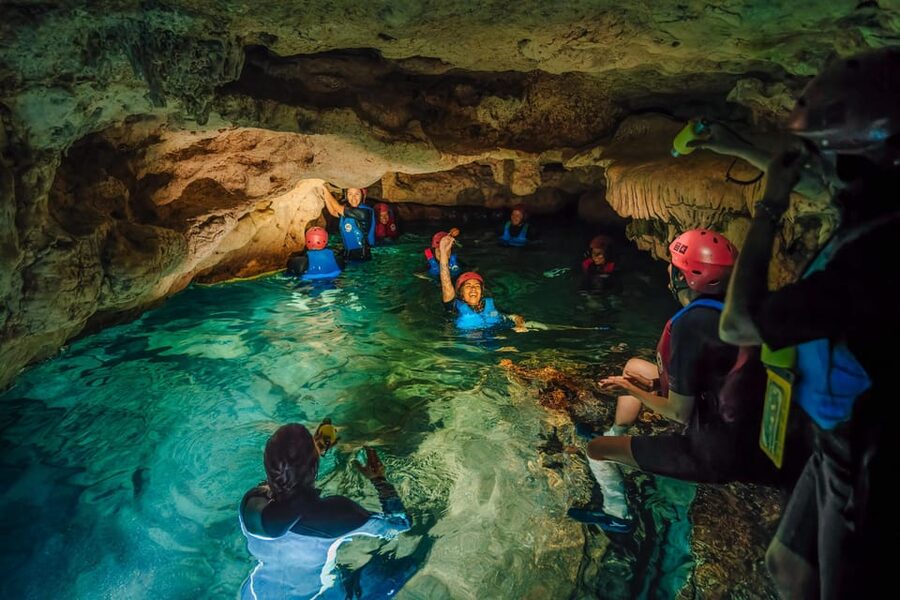 Cala Varques: Guided Sea Caves Kayak & Snorkeling Expedition - Cliff jumping and optional adventure