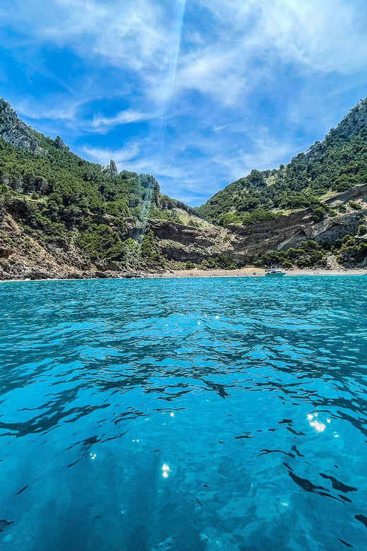 Can Picafort: 3h Private Boat – Caves & Snorkeling - What the boat experience feels like