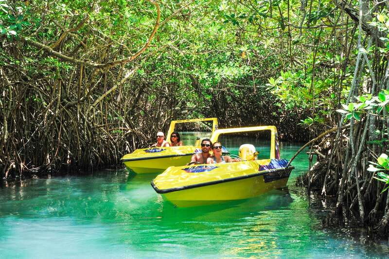 Cancun: Speedboat Mangrove Jungle & Snorkel Tour - A fast start at the Aquaworld marina