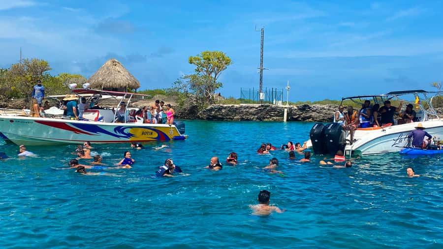 Cartagena: 5-Island Trip by Boat with Lunch and Snorkeling - Playa Tranquila lunch and beach time