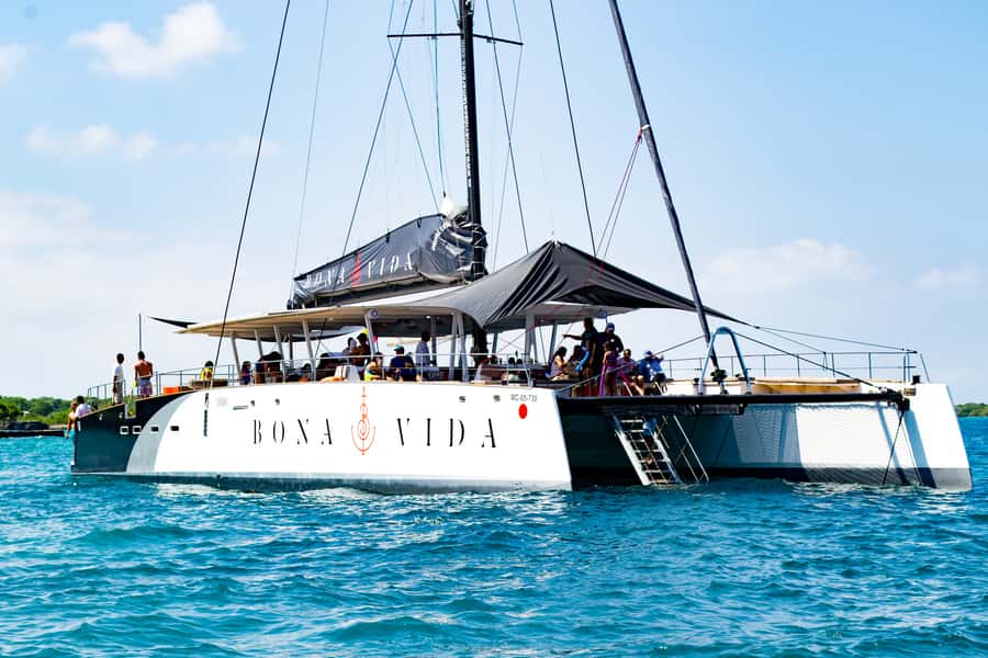 Cartagena: Rosario Islands Catamaran with Lunch and Snorkel - What this $107 catamaran day really offers