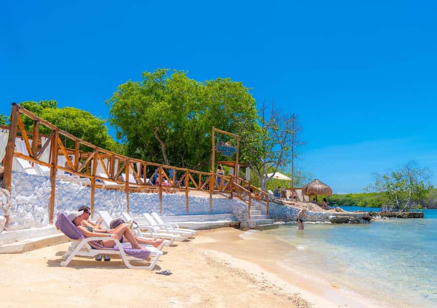 Cartagena: Rosario Islands Day Tour with Snorkel & Lunch - Playa Blanca on Barú: lunch, swimming, and crowds