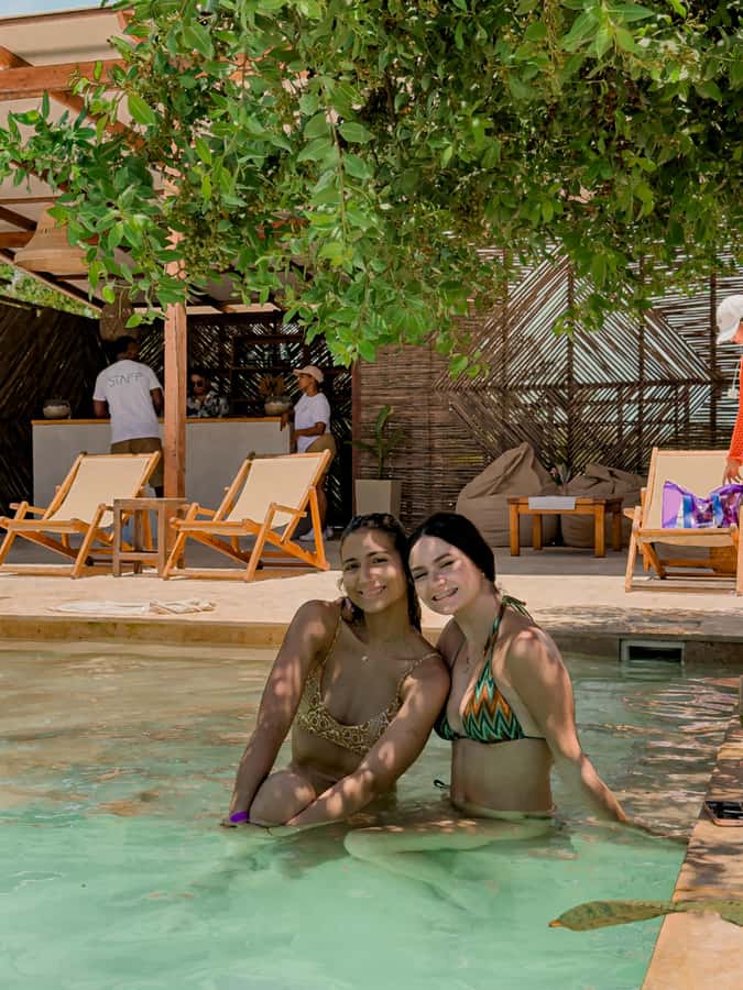 Cartagena: Rosario Islands Day Tour with Snorkel & Lunch - Guides, language, and group comfort