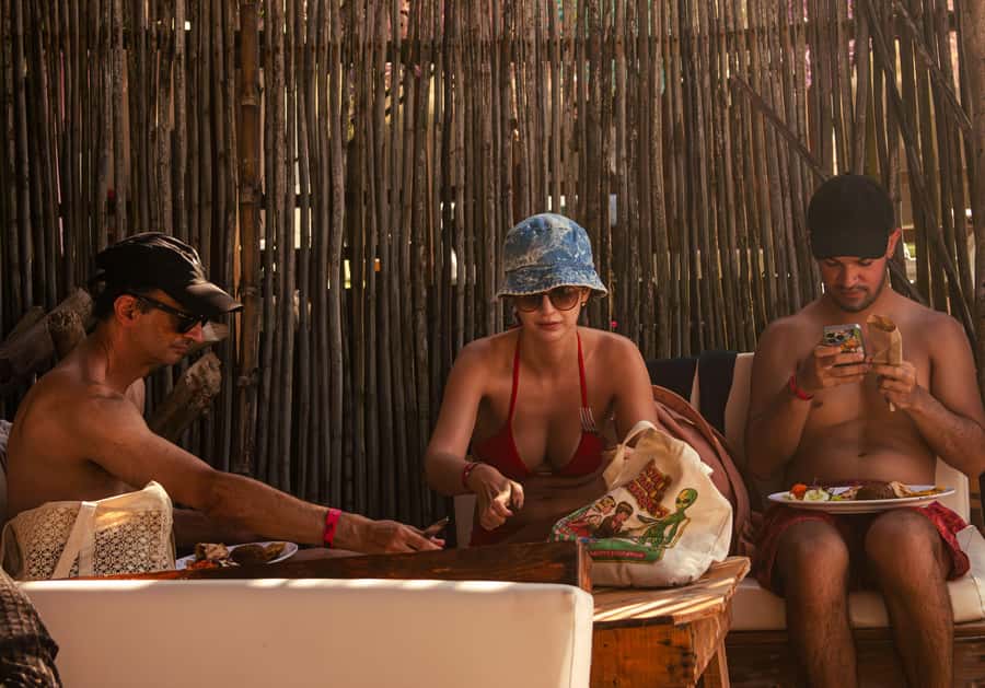Cartagena: Rosario Islands Day Tour with Snorkel & Lunch - Who should book this island day?